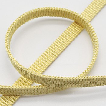 クリームイエロー