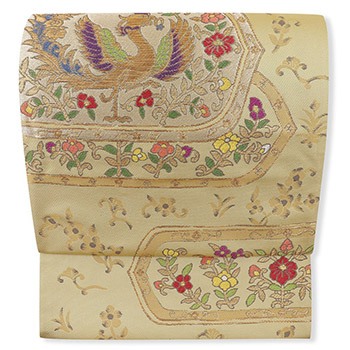 イエローベージュ