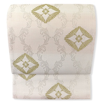 アイボリー×薄ピンク