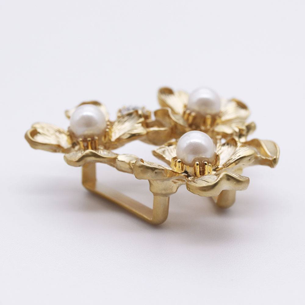 真鍮帯留(3輪の花)