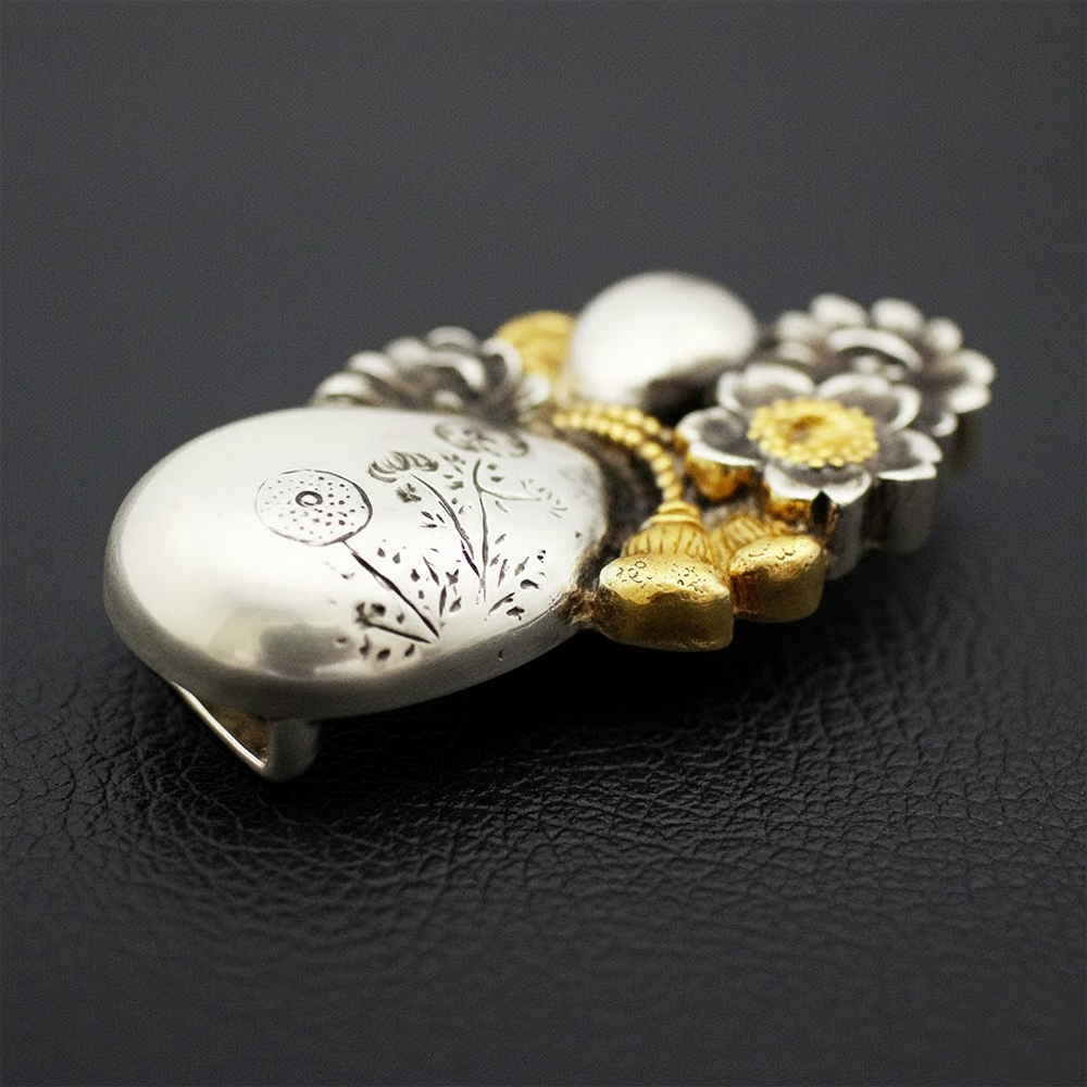 銀製帯留(ひょうたんに花)【大原商店】