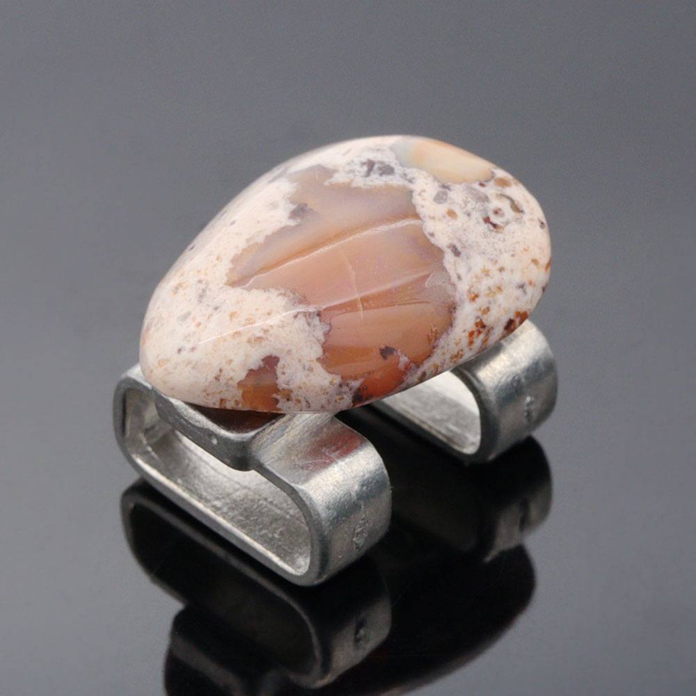 天然石帯留(カンテラオパール)