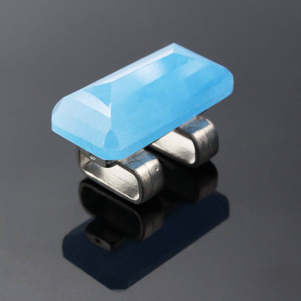 天然石帯留(UVチェンジブルージェイド)