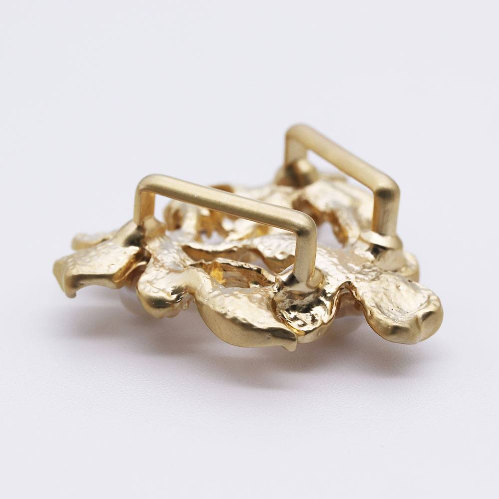 真鍮帯留(3輪の花)