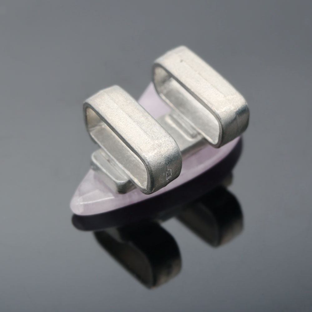 天然石帯留(花びら/クンツァイト)