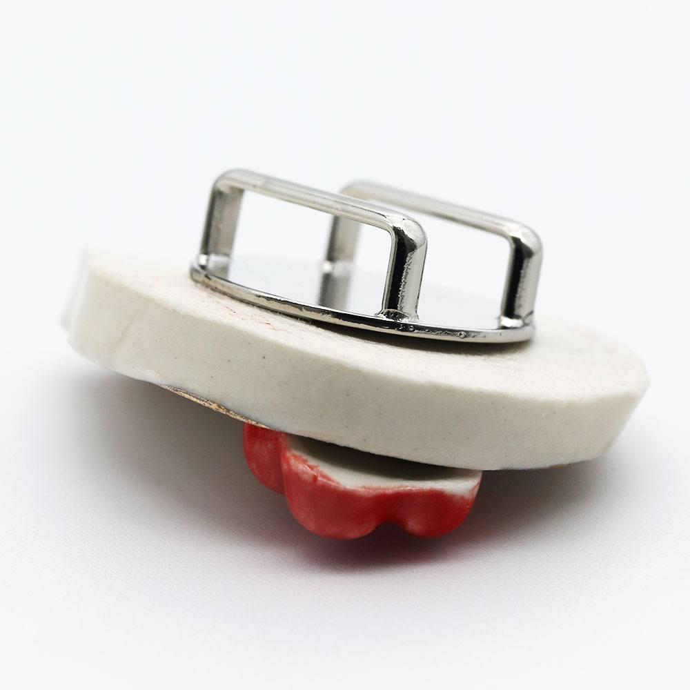 清水焼帯留(白馬/赤梅)【馬籠静】