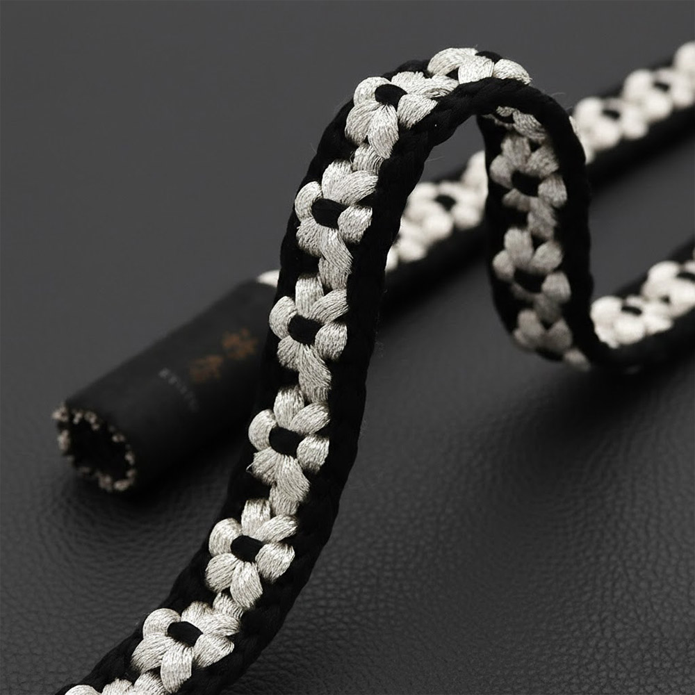 小桜組み撚り房帯締【衿秀】