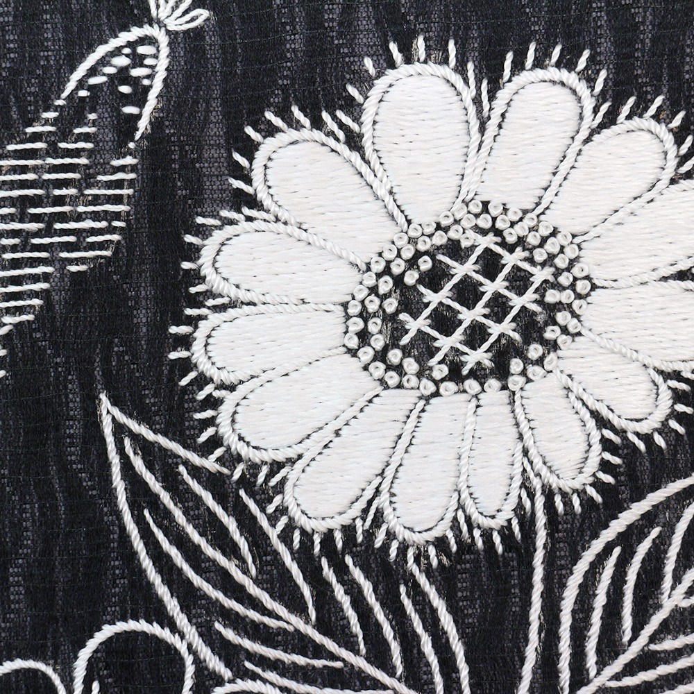 ベトナム刺繍九寸名古屋帯（草花）：墨黒