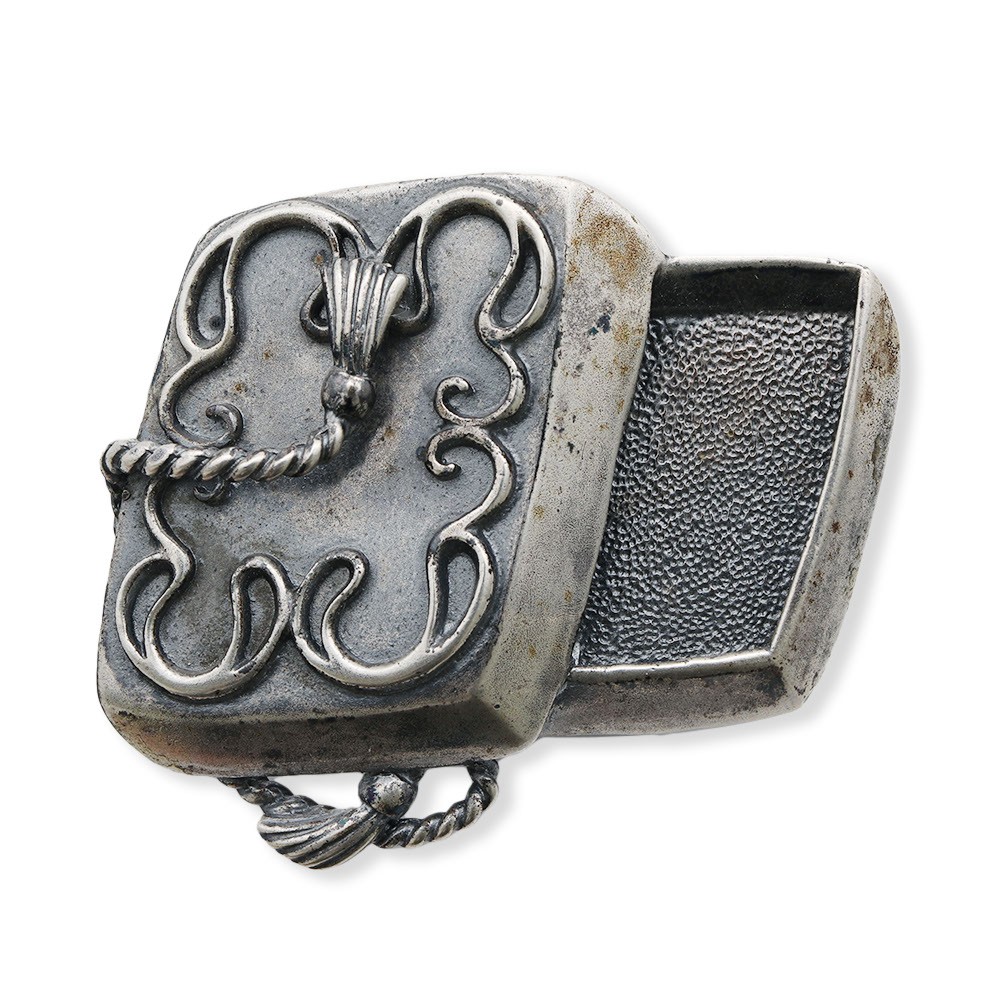 銀製帯留（玉手箱）【衿秀】